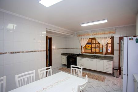 Casa à venda com 153m², 3 quartos e 2 vagasCozinha