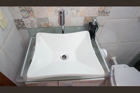 Casa à venda com 153m², 3 quartos e 2 vagasBanheiro de serviço