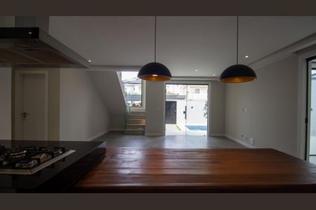 Casa de condomínio à venda com 300m², 4 quartos e 2 vagasCozinha