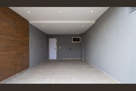 Casa de condomínio à venda com 300m², 4 quartos e 2 vagasQuintal