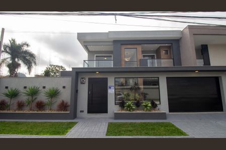 Casa de condomínio à venda com 300m², 4 quartos e 2 vagasFachada