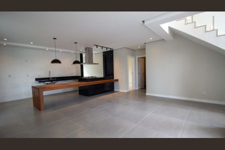 Sala de casa de condomínio à venda com 4 quartos, 300m² em Vargem Pequena, Rio de Janeiro