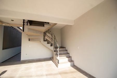 Studio para alugar com 36m², 1 quarto e 1 vagaEscada