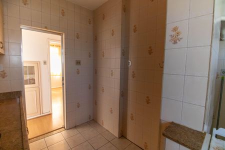 Apartamento à venda com 95m², 2 quartos e 1 vaga Apartamento à venda com 95m², 2 quartos e 1 vagaCozinha e Área de Serviço