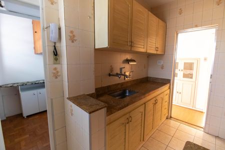 Apartamento à venda com 95m², 2 quartos e 1 vaga Apartamento à venda com 95m², 2 quartos e 1 vagaCozinha e Área de Serviço