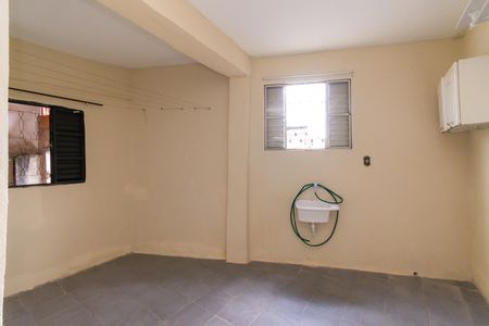 Área de Serviço de casa para alugar com 2 quartos, 75m² em Jardim Nove de Julho, São Paulo