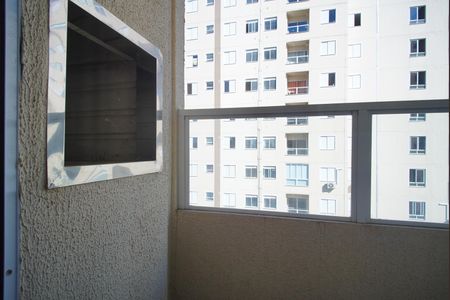 Sala - Varanda de apartamento à venda com 2 quartos, 42m² em Costa E Silva, Porto Alegre