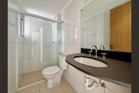 Apartamento para alugar com 74m², 2 quartos e 2 vagasBanheiro 