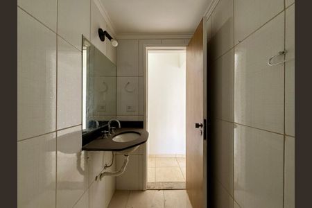 Apartamento para alugar com 74m², 2 quartos e 2 vagasBanheiro 