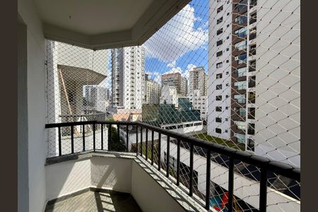 Apartamento para alugar com 74m², 2 quartos e 2 vagasSacada