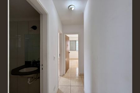 Apartamento para alugar com 74m², 2 quartos e 2 vagasCorredor Quartos 