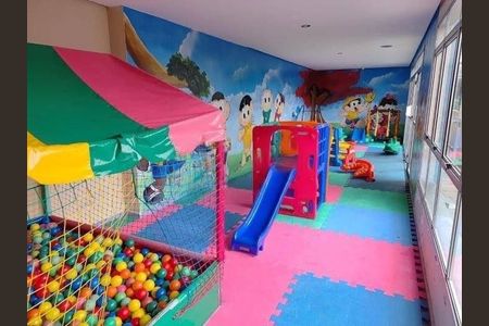 Apartamento à venda com 2 quartos, 56m² em Vila Carmosina, São Paulo