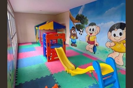 Apartamento à venda com 2 quartos, 56m² em Vila Carmosina, São Paulo