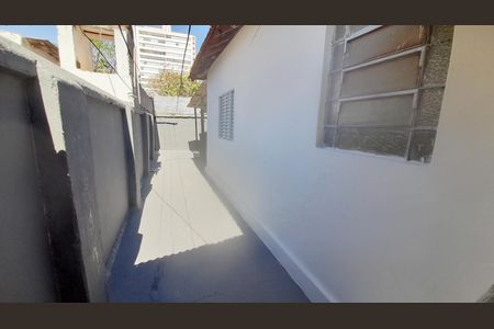 Casa para alugar com 60m², 1 quarto e sem vaga Casa para alugar com 60m², 1 quarto e sem vagaCorredor Externo
