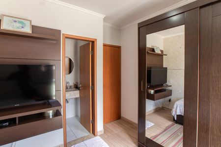 Casa de condomínio à venda com 134m², 3 quartos e 2 vagas Casa de condomínio à venda com 134m², 3 quartos e 2 vagasSuíte 3