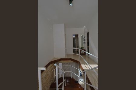 Casa à venda com 302m², 5 quartos e 3 vagasCorredor