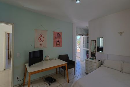 Casa à venda com 302m², 5 quartos e 3 vagasQuarto 4 - Suíte