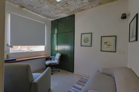 Casa à venda com 302m², 5 quartos e 3 vagasEscritório