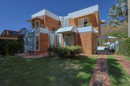 Casa à venda com 302m², 5 quartos e 3 vagasJardim