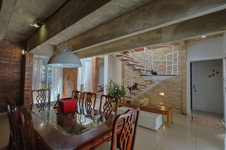 Casa à venda com 302m², 5 quartos e 3 vagasSala