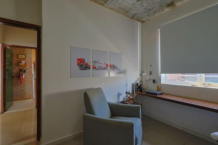 Casa à venda com 302m², 5 quartos e 3 vagasEscritório