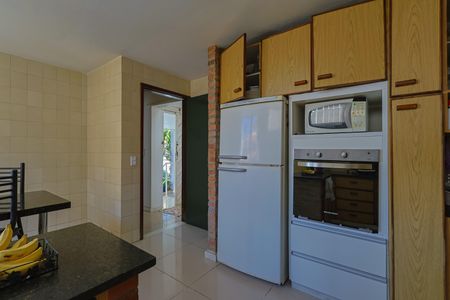 Casa à venda com 302m², 5 quartos e 3 vagasCozinha