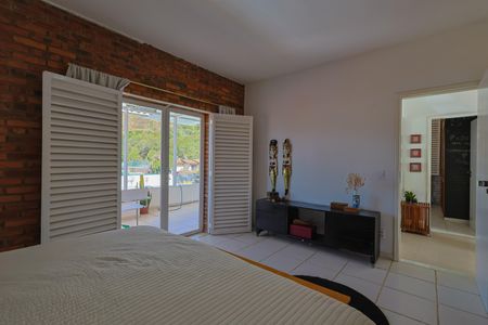 Casa à venda com 302m², 5 quartos e 3 vagasQuarto 2