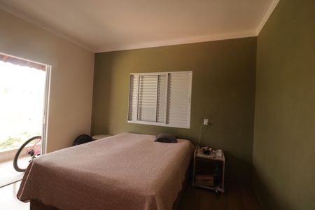 Casa à venda com 223m², 3 quartos e 2 vagasQuarto 1