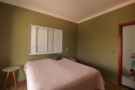 Casa à venda com 223m², 3 quartos e 2 vagasQuarto 1