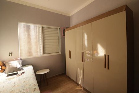 Casa à venda com 223m², 3 quartos e 2 vagasQuarto 2