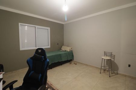 Casa à venda com 223m², 3 quartos e 2 vagasSuíte