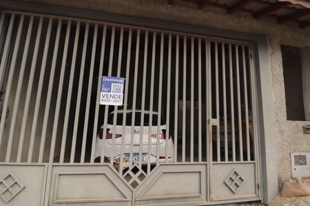 Casa à venda com 223m², 3 quartos e 2 vagasFachada