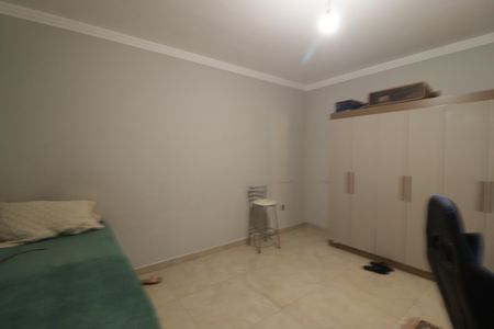 Casa à venda com 223m², 3 quartos e 2 vagasSuíte