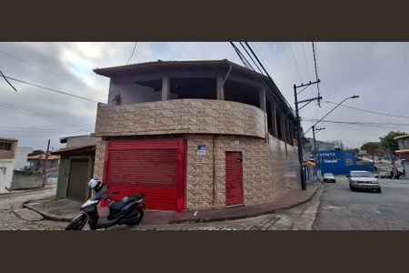 Casa à venda com 85m², 3 quartos e 1 vaga Casa à venda com 85m², 3 quartos e 1 vagaFachada