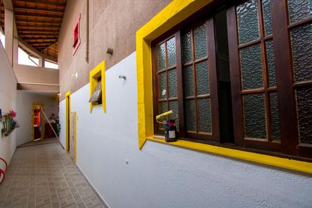 Casa à venda com 85m², 3 quartos e 1 vaga Casa à venda com 85m², 3 quartos e 1 vagaCorredor