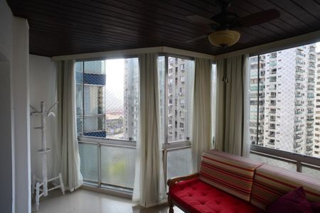 Varanda de apartamento para alugar com 2 quartos, 65m² em Barra da Tijuca, Rio de Janeiro