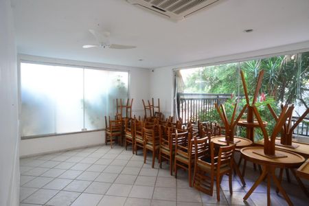 Apartamento para alugar com 65m², 2 quartos e 2 vagas Apartamento para alugar com 65m², 2 quartos e 2 vagasÁrea Comum - Salão de Festas