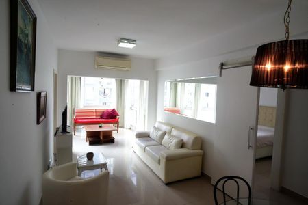 Sala de apartamento para alugar com 2 quartos, 65m² em Barra da Tijuca, Rio de Janeiro