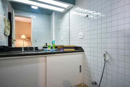 Apartamento à venda com 170m², 3 quartos e 3 vagasBanheiro Suíte 1