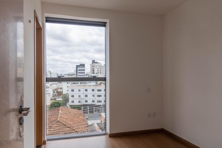 Apartamento à venda com 77m², 2 quartos e 1 vaga