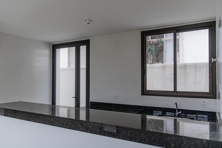 Apartamento à venda com 77m², 2 quartos e 1 vaga