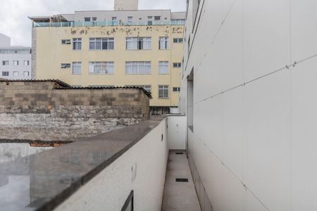 Apartamento à venda com 77m², 2 quartos e 1 vaga