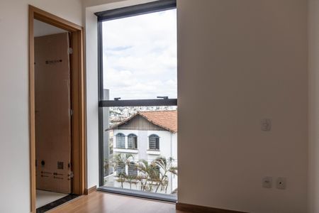 Apartamento à venda com 77m², 2 quartos e 1 vaga