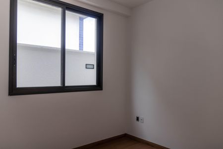 Apartamento à venda com 77m², 2 quartos e 1 vaga