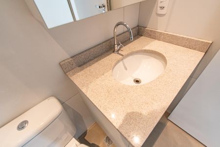 Apartamento para alugar com 68m², 2 quartos e 1 vaga Apartamento para alugar com 68m², 2 quartos e 1 vagaBanheiro