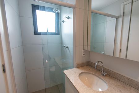 Apartamento para alugar com 68m², 2 quartos e 1 vaga Apartamento para alugar com 68m², 2 quartos e 1 vagaBanheiro da suíte