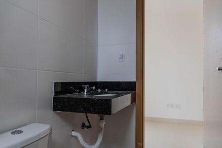 Apartamento à venda com 83m², 2 quartos e 1 vaga Apartamento à venda com 83m², 2 quartos e 1 vagaBanheiro Social