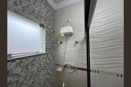 Casa à venda com 228m², 3 quartos e 5 vagasBanheiro da Suíte 2