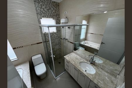 Casa à venda com 228m², 3 quartos e 5 vagasBanheiro da Suíte 3