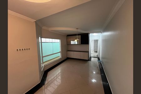Casa à venda com 228m², 3 quartos e 5 vagasSala